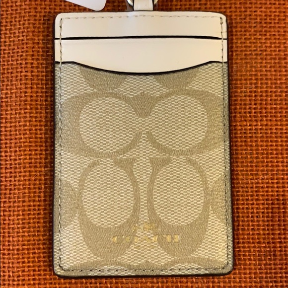 Coach land yard holder - Picture 4 of 6